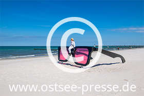 Sonnenbrille am Zingster Strand zum Fotofstival Horizonte