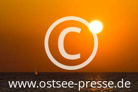 Ostsee Pressebild: Romantischer Sonnenuntergang an der Ostsee